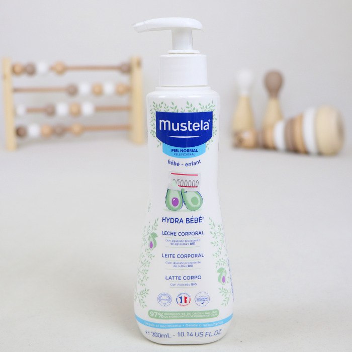 لوسیون مرطوب کننده Mustela، کرم بدن کودک بدون حساسیت، بهترین لوسیون نوزادی خارجی، مرطوب کننده پوست کودک، لوسیون موستلا ساخت فرانسه، خرید لوسیون نوزاد اصل، مراقبت از پوست نوزاد، سیسمونی مانی نی