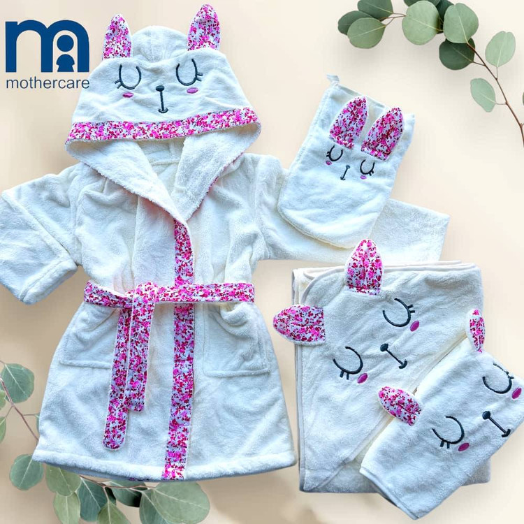 مادرکر انگلیس سیسمونی مانی نی