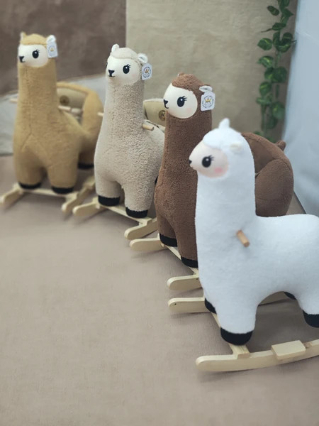 سیسمونی مانی نی راکر لاما