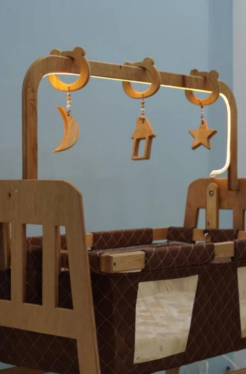 گهواره چوبی مدل خونه برای نوزاد از بدو تولد تا ۱۲ ماهگی