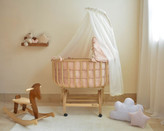 تخت نوزاد ویونا با پشهبند مشبک و روتختی ضدحساسیت